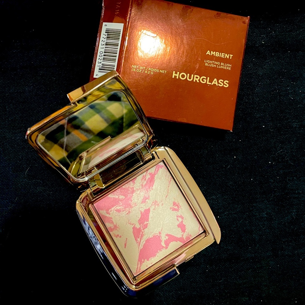 Hourglass Ambient Lighting Blush